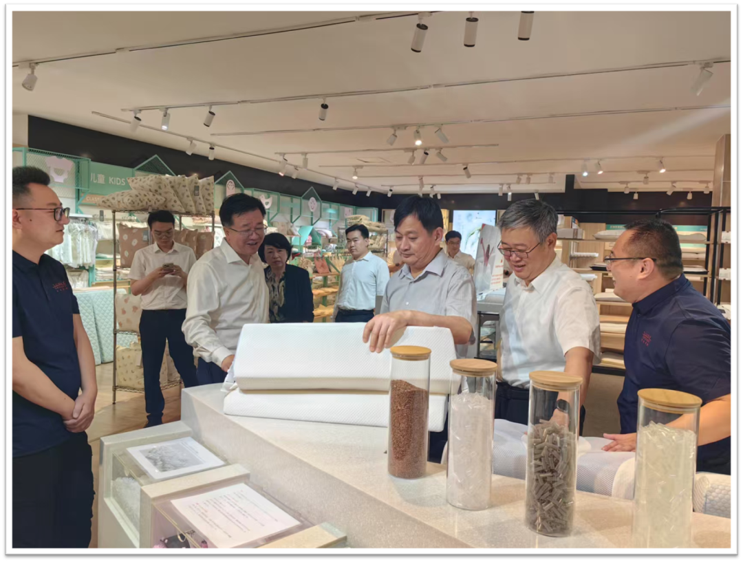 青岛市政府领导调研众地家纺 共探家纺产业高质量发展新路径